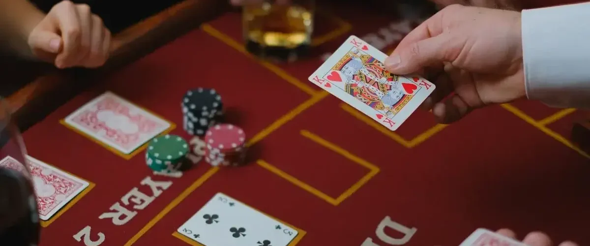 Guia de Double Exposure Blackjack domine o jogo em que todas as cartas estão à vista