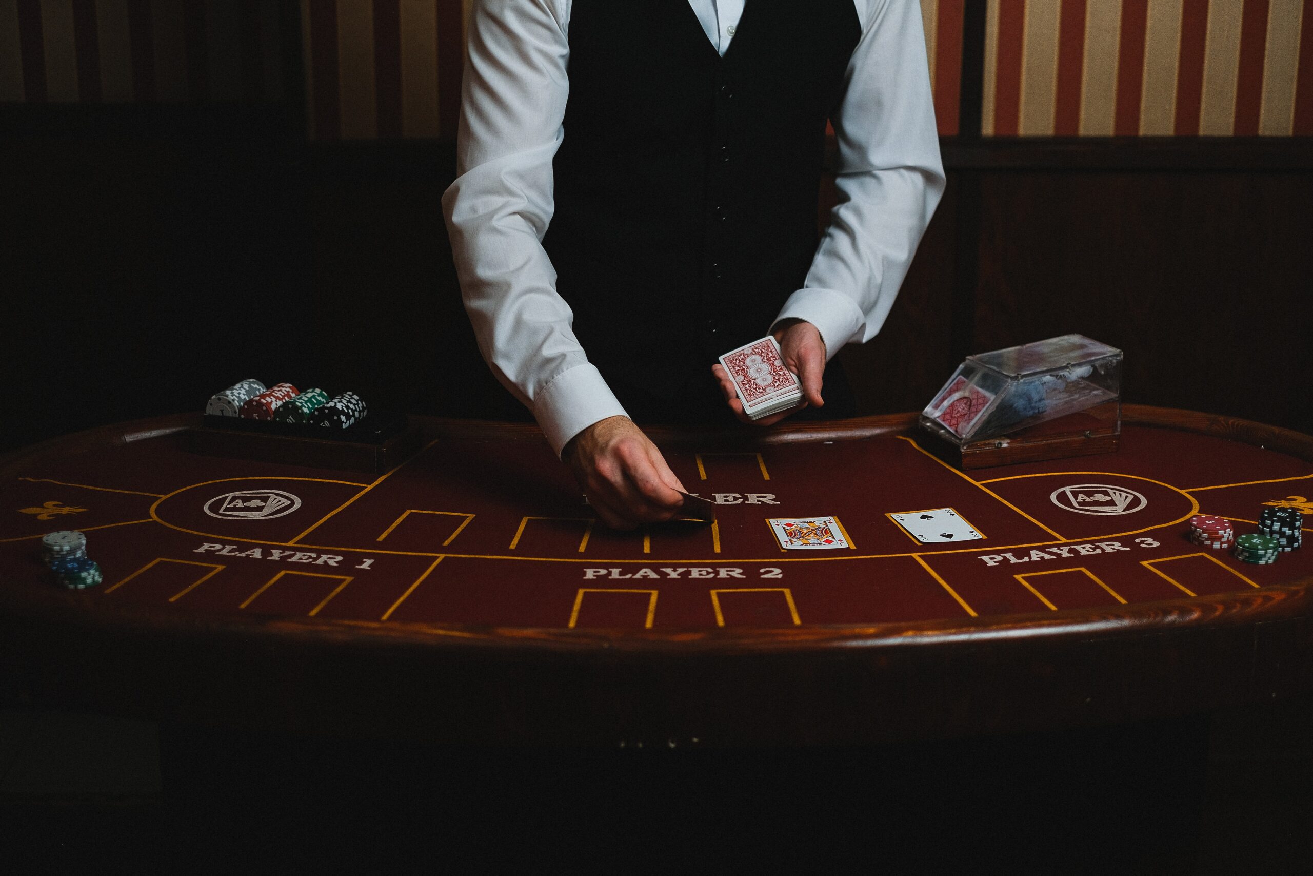 Um croupier de blackjack